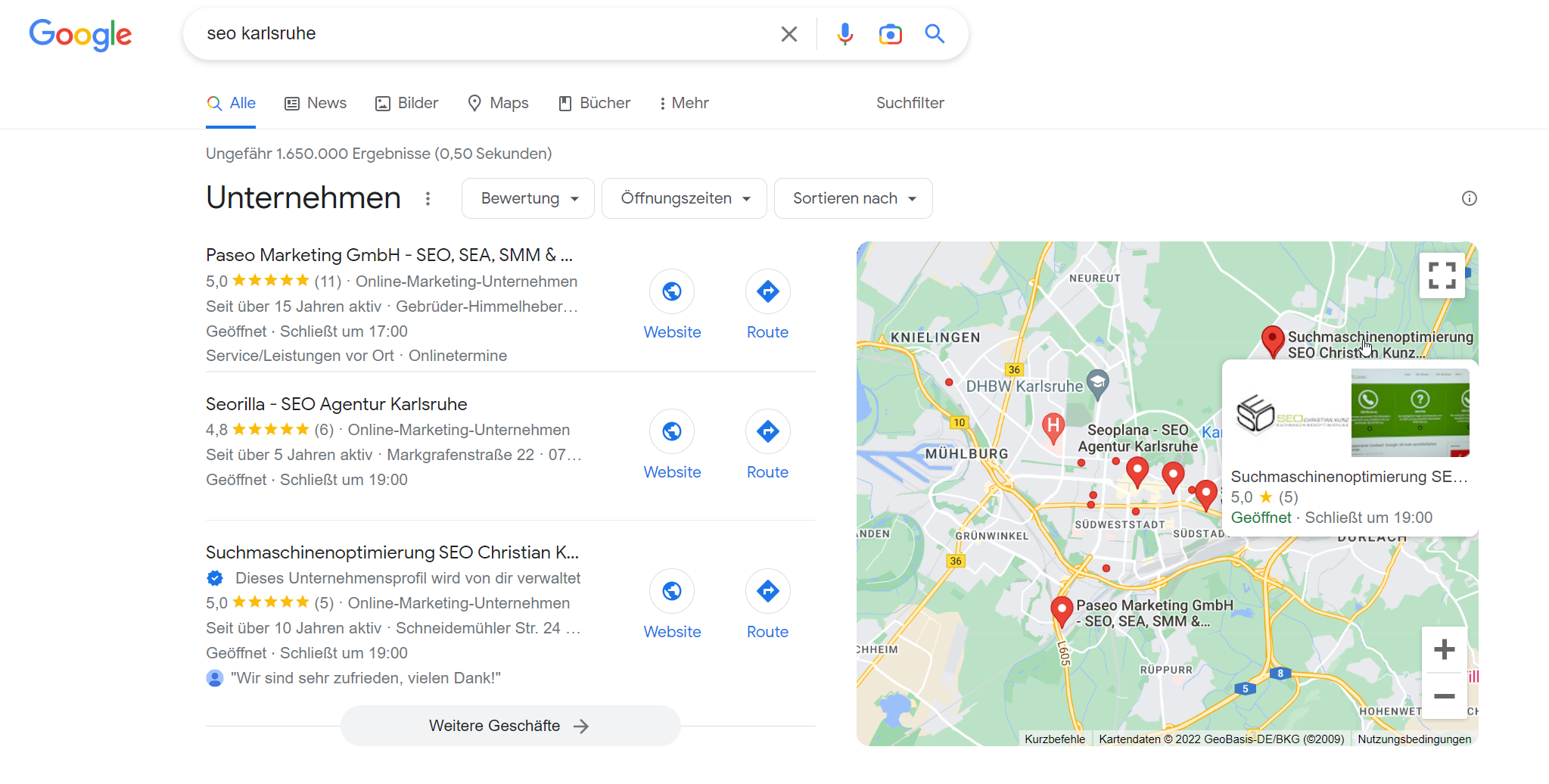 Google Local Pack mit Image Thumbnails und Öffnungsstatus (deutsche SERP)