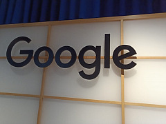 Google Holzwand