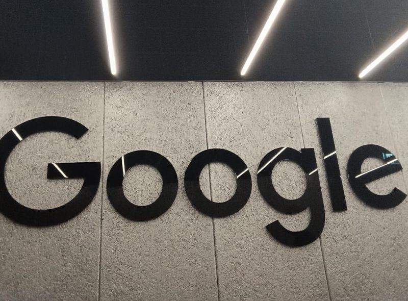 Google Schriftzug schwarz