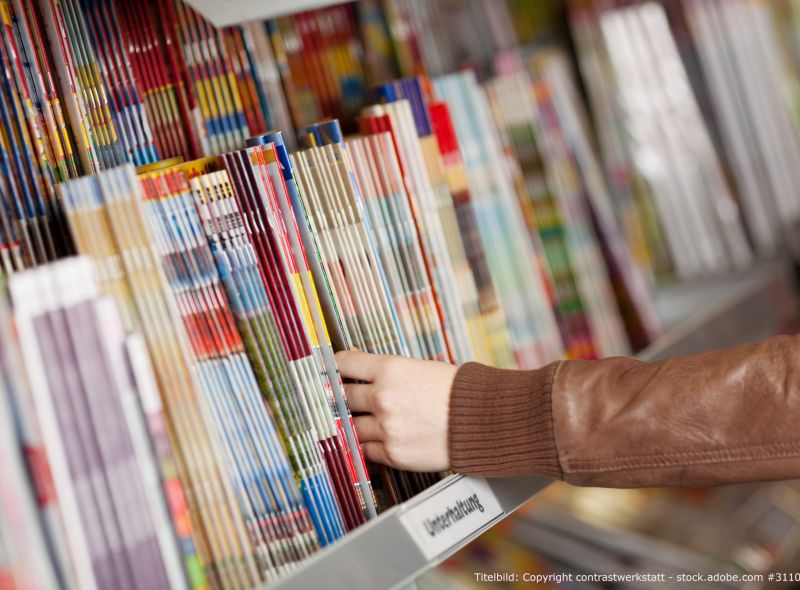 Zeitschriftenregal